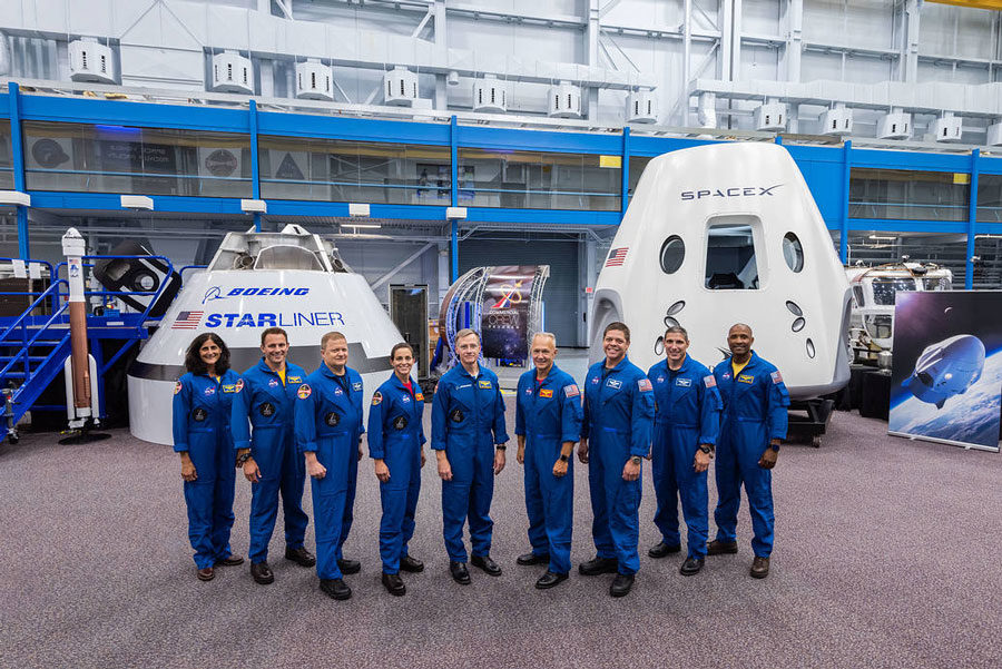Astronauts Ready To Enter Space from U.S. Soil